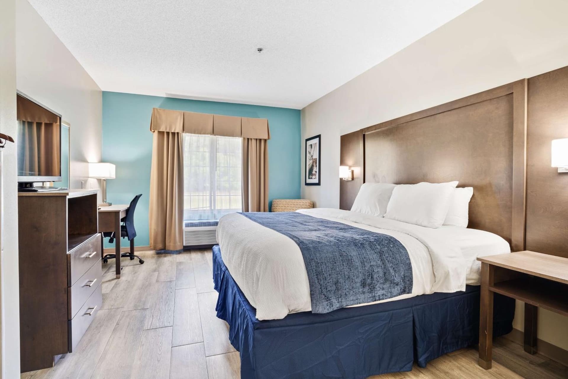 Blue Water Inn & Suites BW Signature Collection gallery photo in North Topsail Beach, NC — image 43