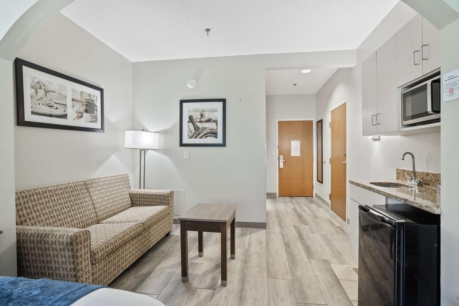 Blue Water Inn & Suites BW Signature Collection gallery photo in North Topsail Beach, NC — image 29