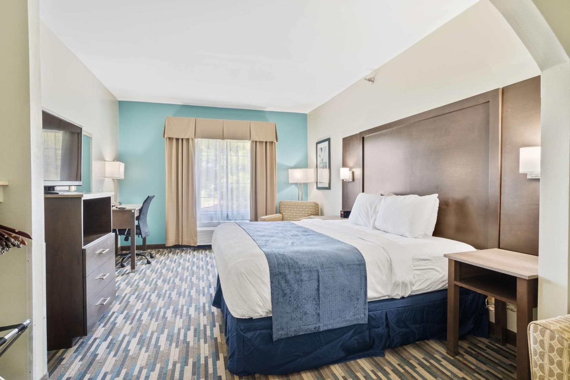 Blue Water Inn & Suites BW Signature Collection gallery photo in North Topsail Beach, NC — image 26