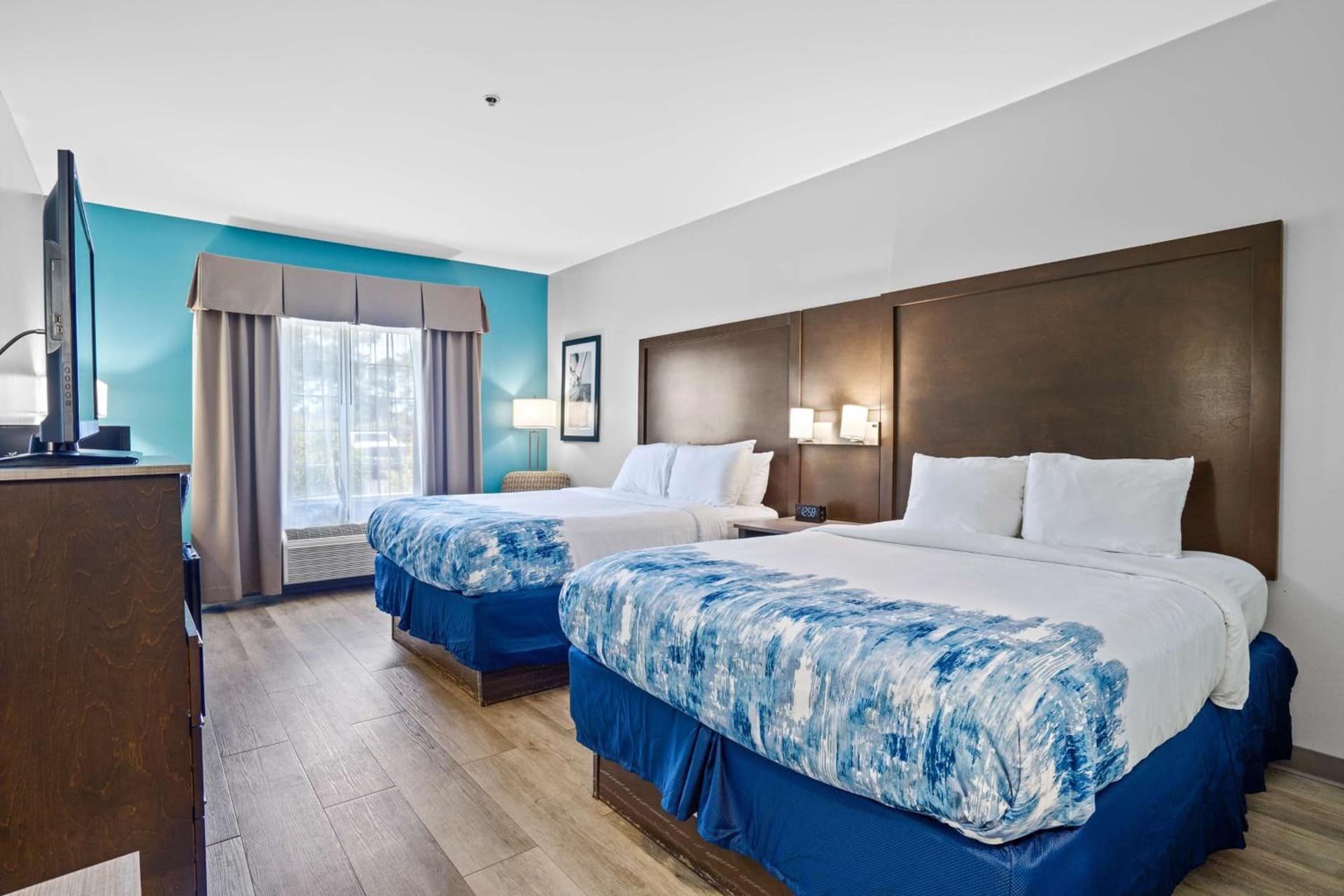 Blue Water Inn & Suites BW Signature Collection gallery photo in North Topsail Beach, NC — image 4