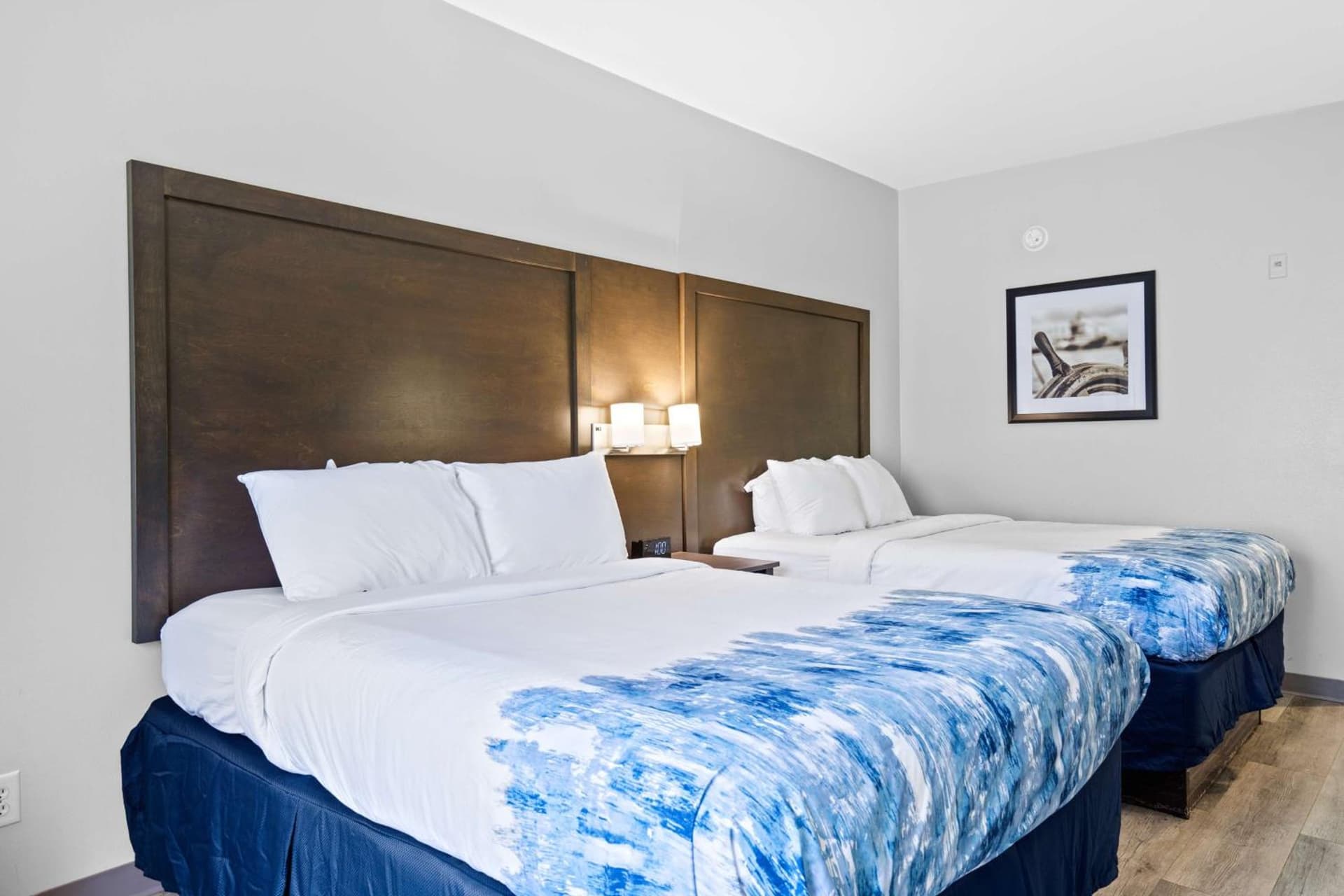 Blue Water Inn & Suites BW Signature Collection gallery photo in North Topsail Beach, NC — image 30