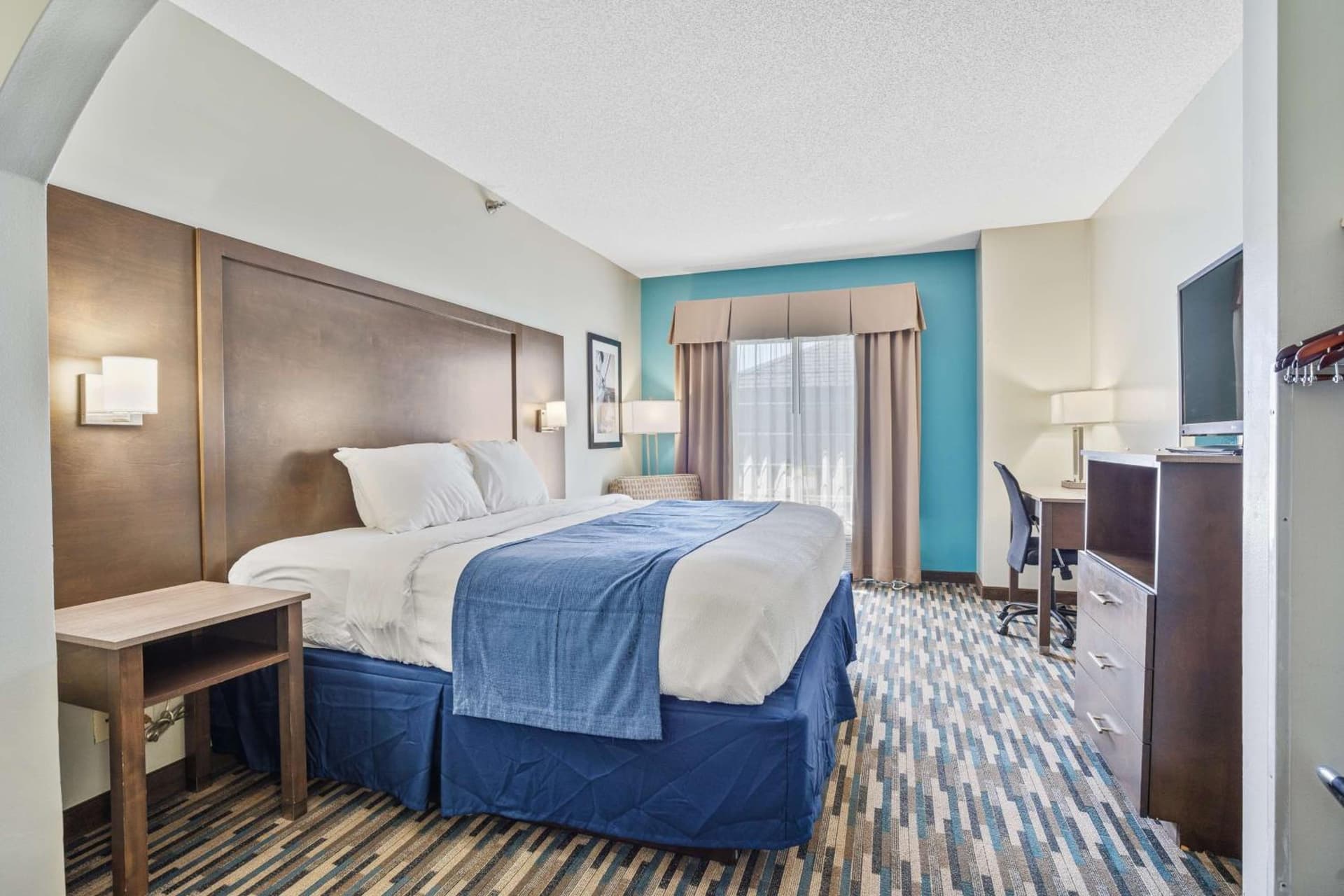 Blue Water Inn & Suites BW Signature Collection gallery photo in North Topsail Beach, NC — image 24