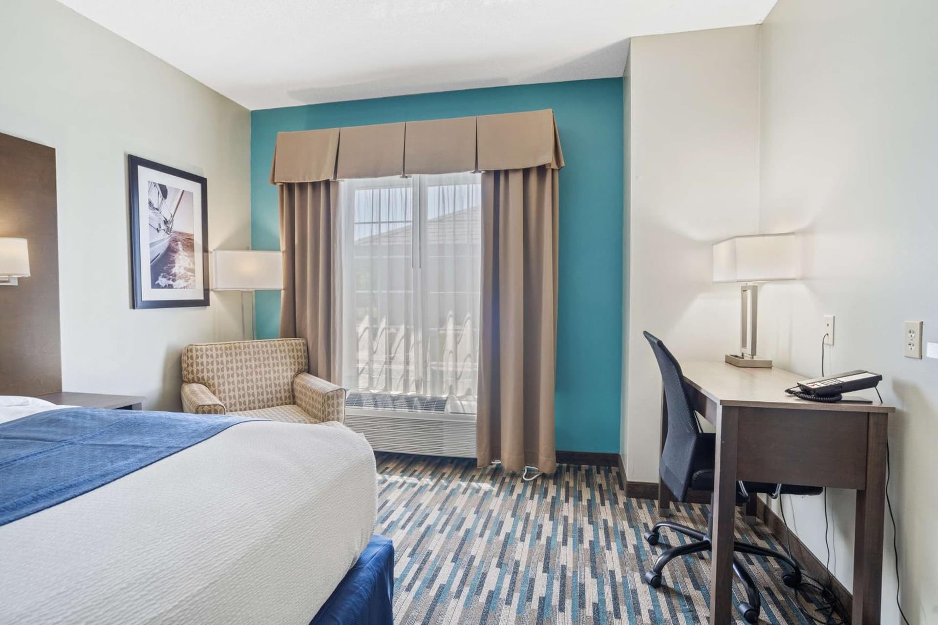Blue Water Inn & Suites BW Signature Collection gallery photo in North Topsail Beach, NC — image 27