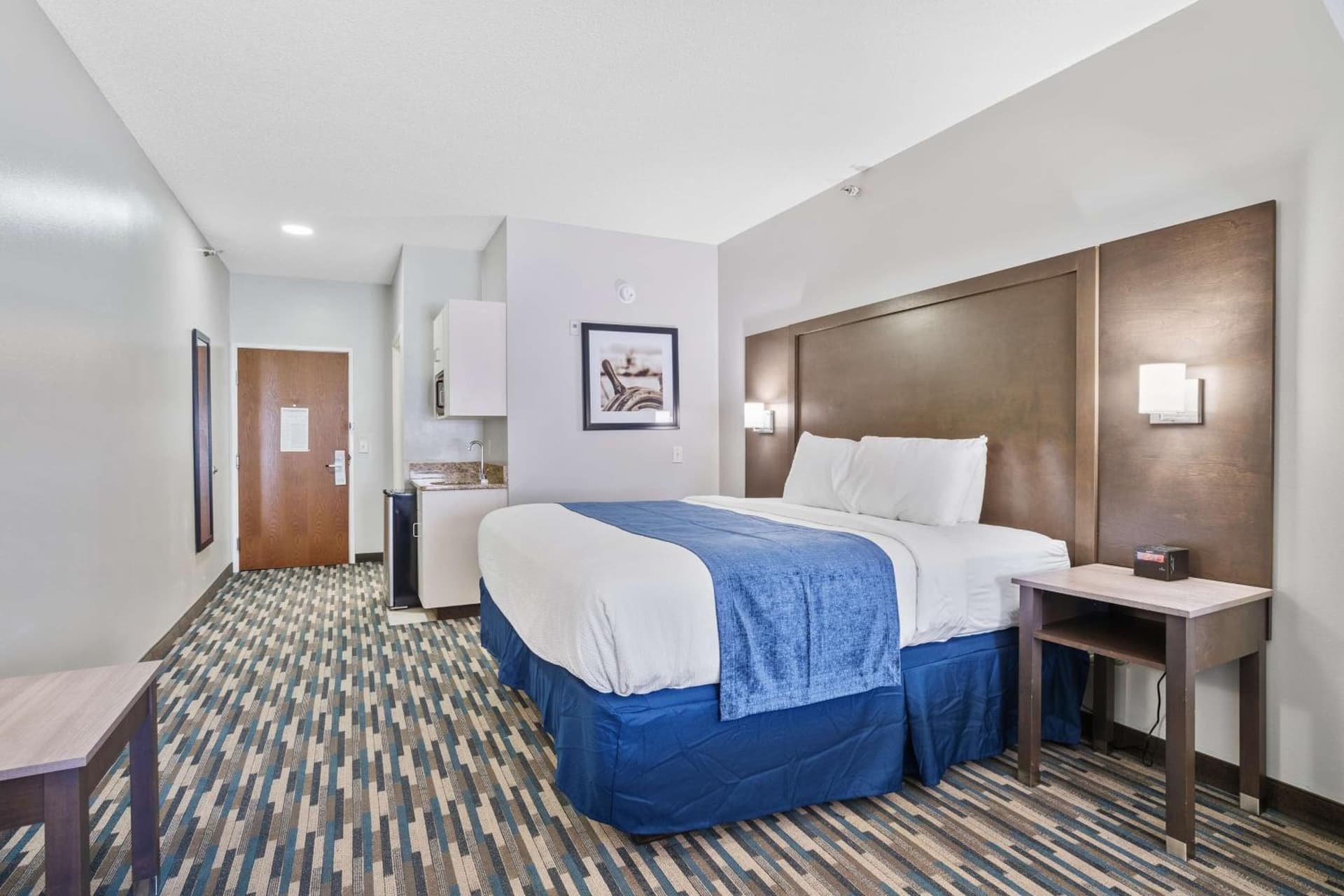 Blue Water Inn & Suites BW Signature Collection gallery photo in North Topsail Beach, NC — image 33