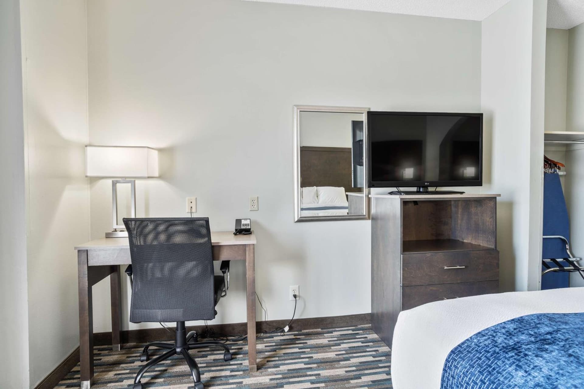 Blue Water Inn & Suites BW Signature Collection property views in North Topsail Beach, NC — gallery photo 3