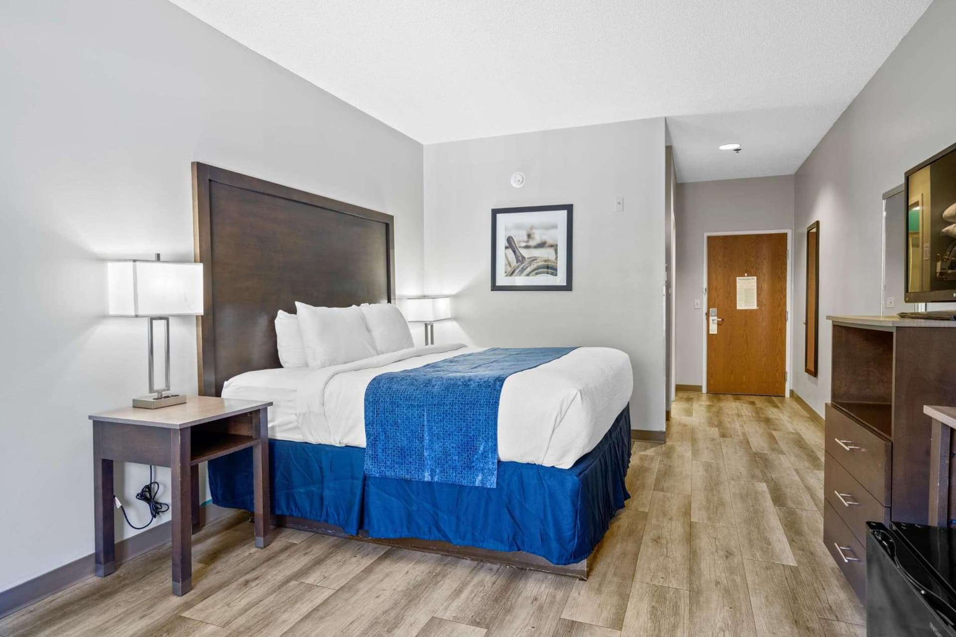Blue Water Inn & Suites BW Signature Collection gallery photo in North Topsail Beach, NC — image 15