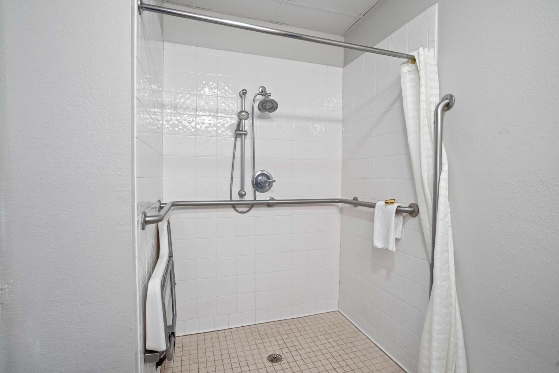 Blue Water Inn & Suites BW Signature Collection gallery photo in North Topsail Beach, NC — image 38