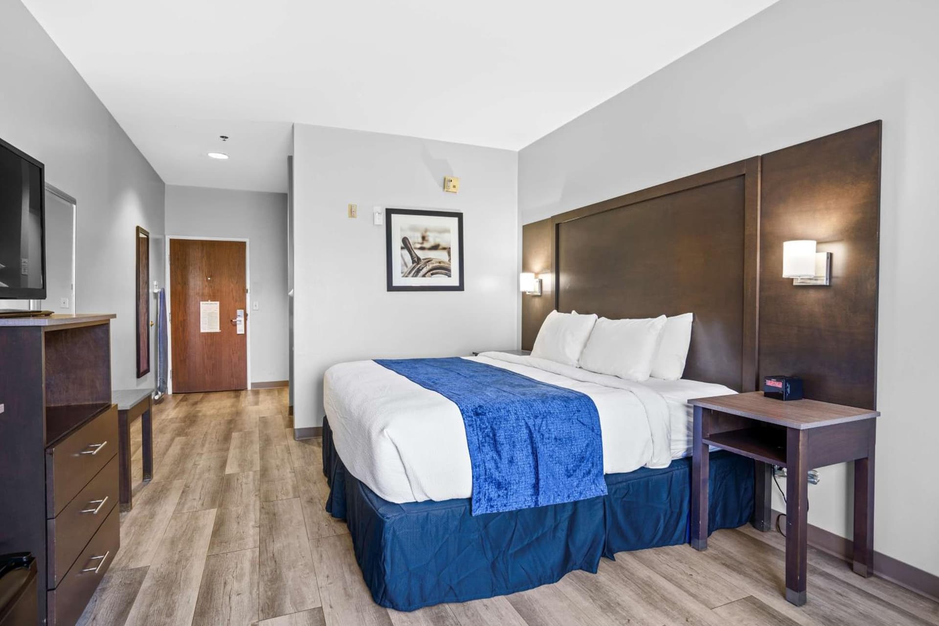 Blue Water Inn & Suites BW Signature Collection gallery photo in North Topsail Beach, NC — image 44