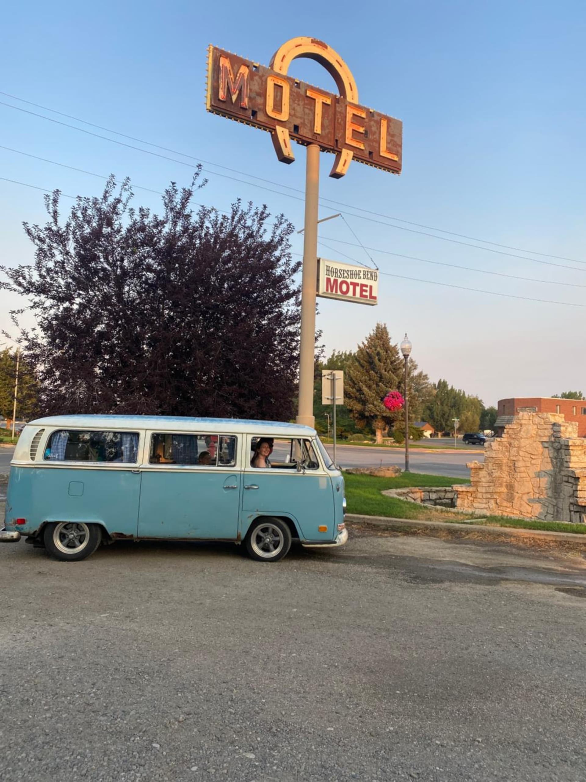 Horseshoe Bend Motel featured exterior or lobby in Lovell, WY — similar hotel
