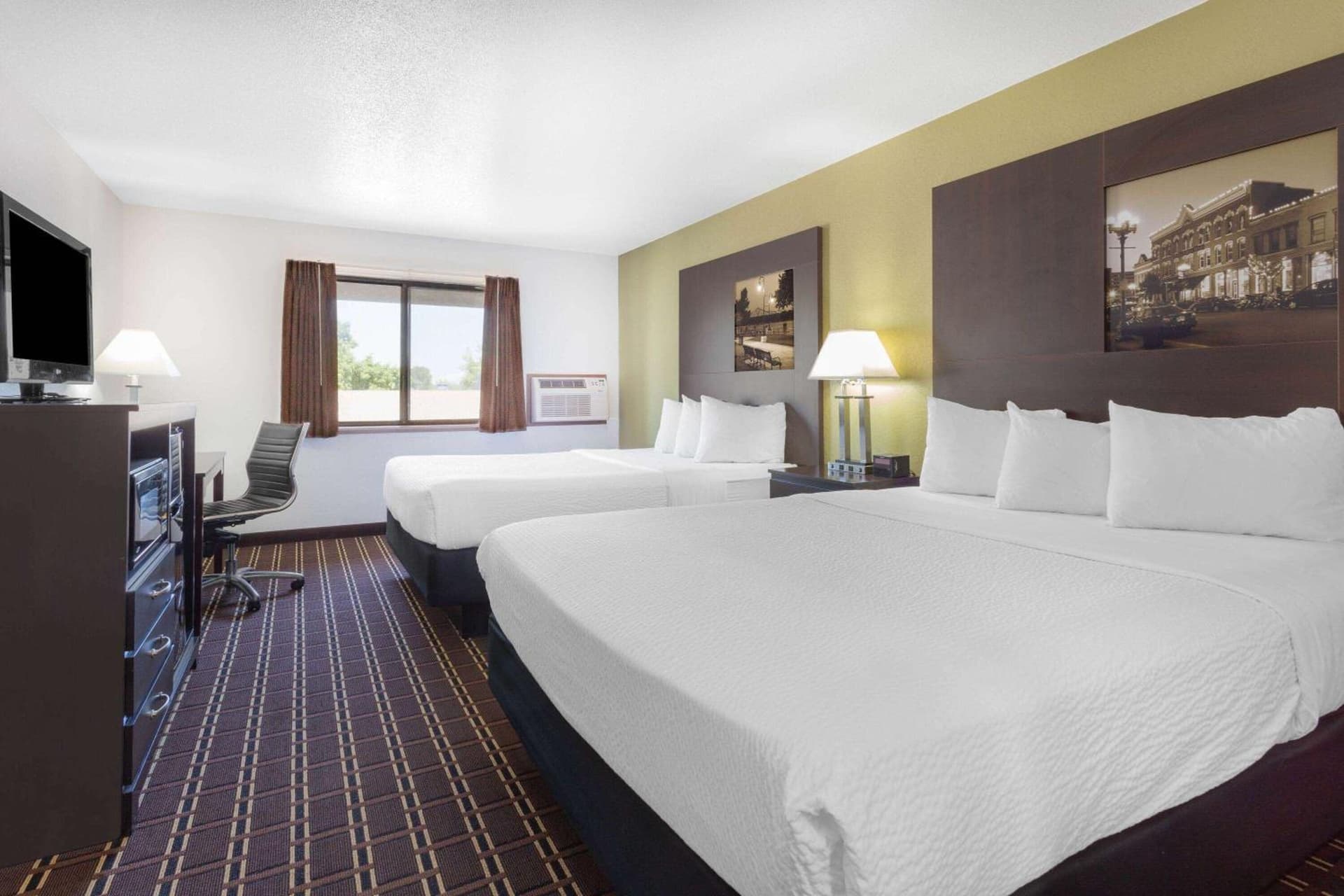 Super 8 by Wyndham La Crosse gallery photo in La Crosse, WI — image 32