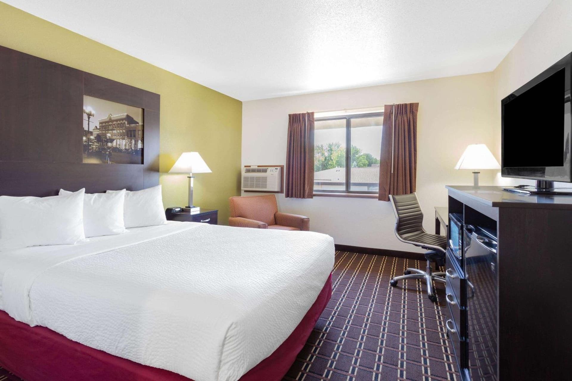 Super 8 by Wyndham La Crosse gallery photo in La Crosse, WI — image 15