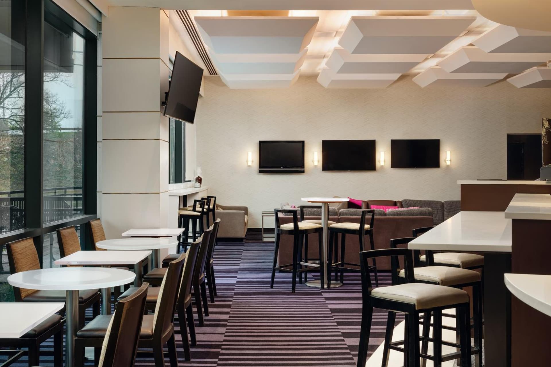 Courtyard by Marriott New York JFK Airport gallery photo in Queens, NY — image 31