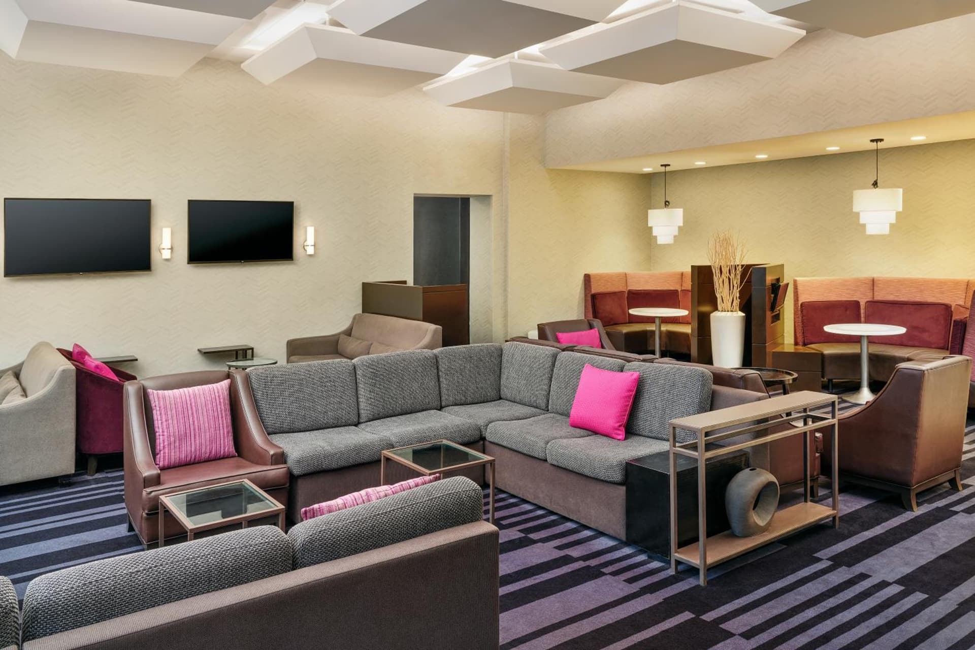 Courtyard by Marriott New York JFK Airport gallery photo in Queens, NY — image 22