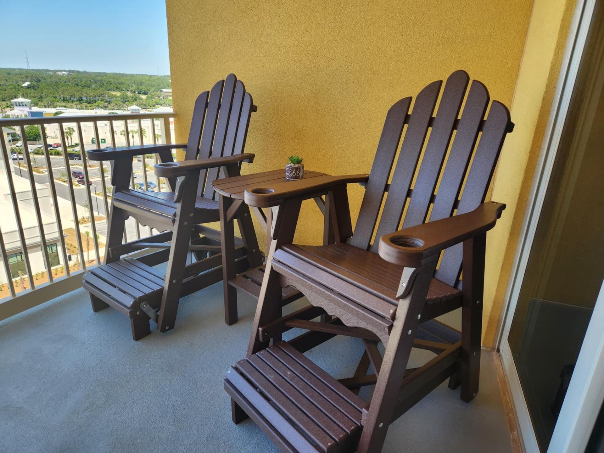 Calypso 3 Luxury Beach Vacation Sleeps 6 interior in Panama City Beach, FL — gallery photo 2