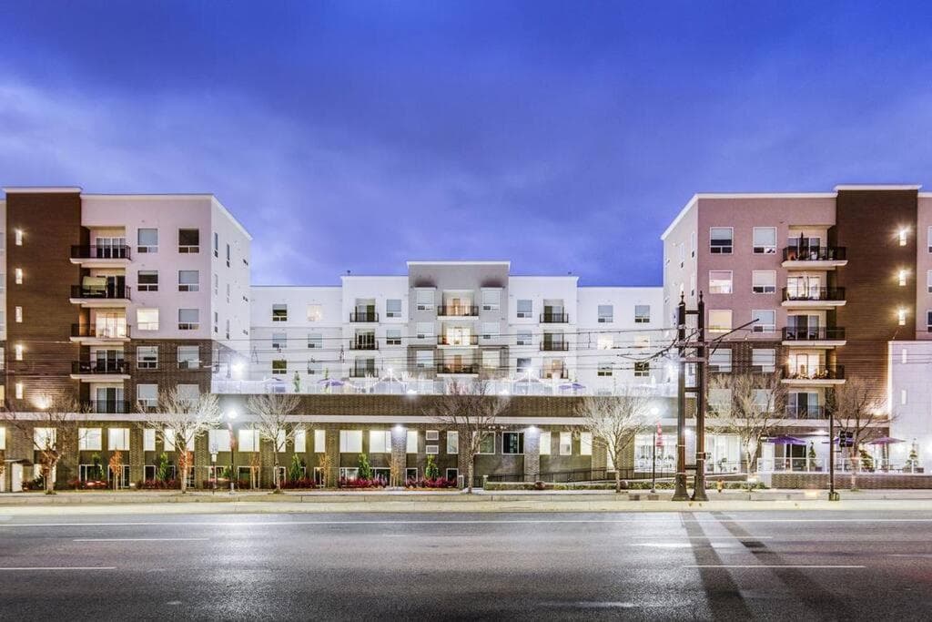 City View - Downtown Walking Palace featured exterior or lobby in Salt Lake City, UT — similar hotel