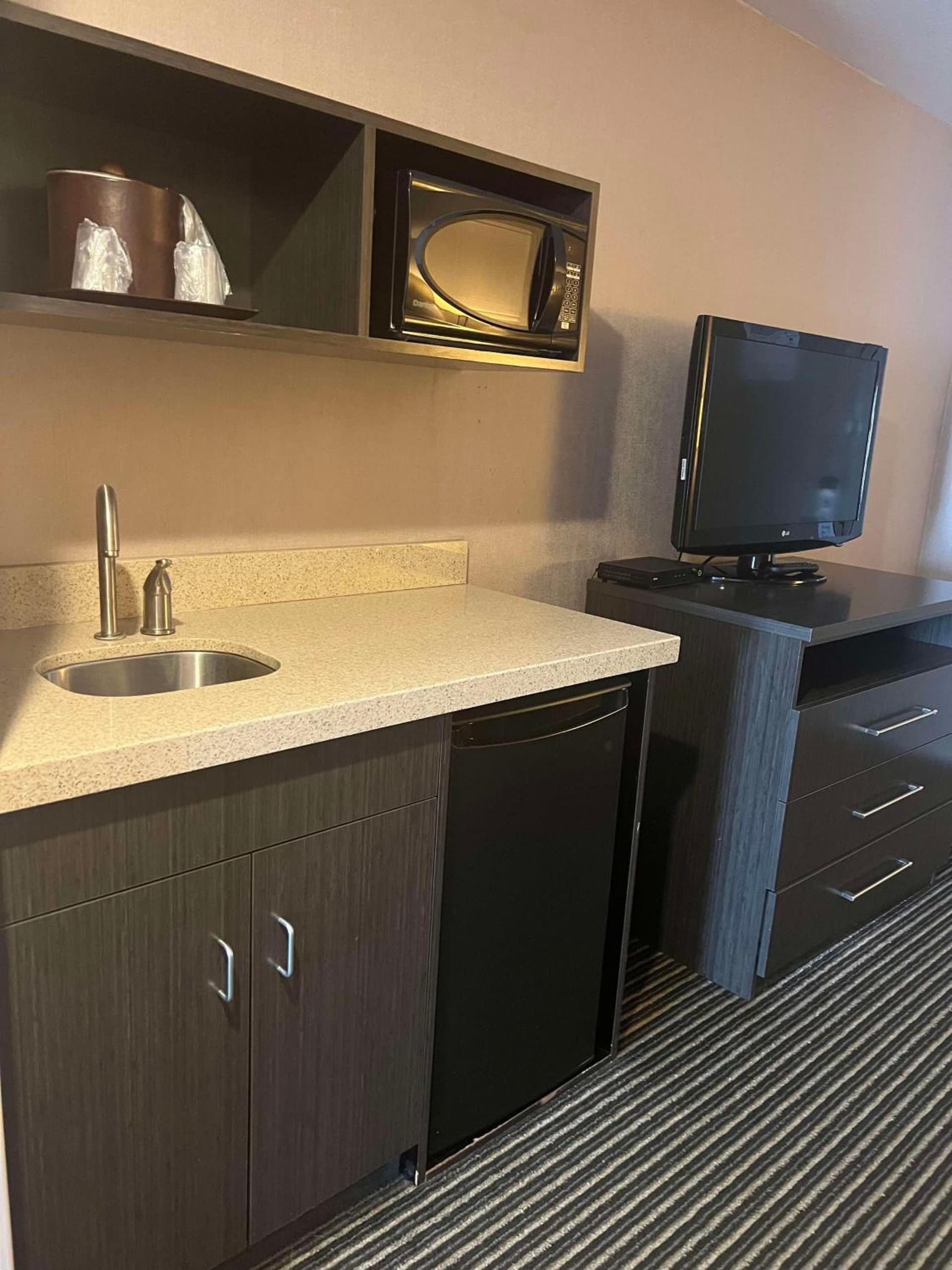 Best Western Plus Rama Inn & Suites gallery photo in Oakdale, CA — image 17