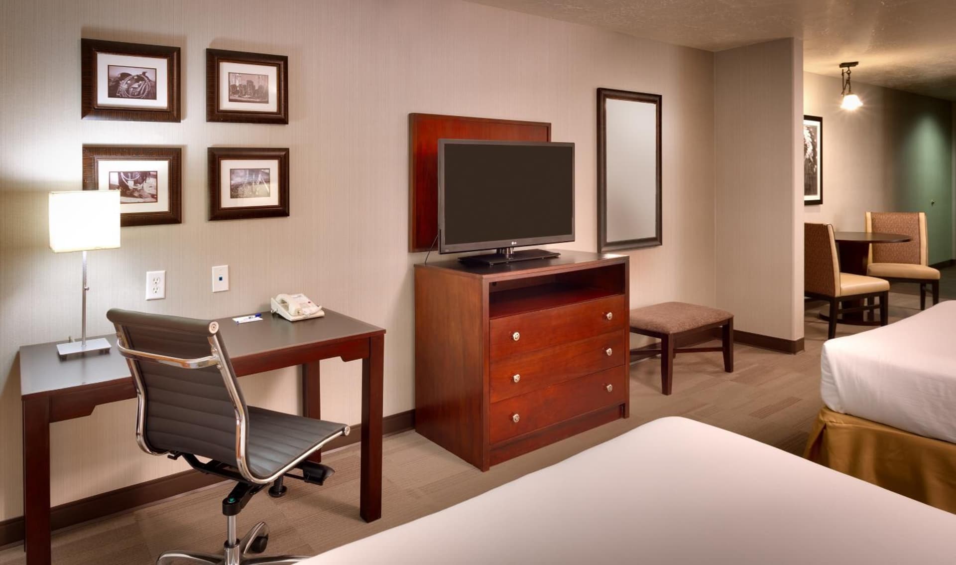 Holiday Inn Express & Suites Kanab by IHG property views in Kanab, UT — gallery photo 3