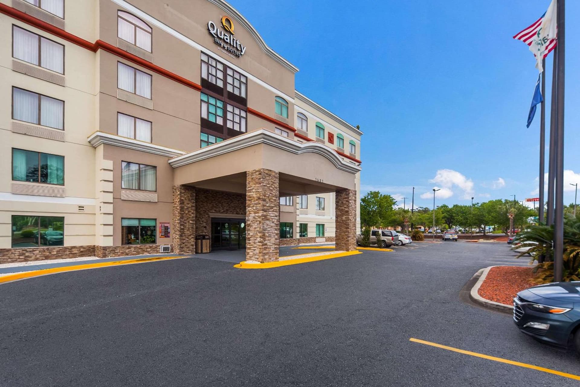 Quality Inn & Suites North Myrtle Beach property views in Myrtle Beach, SC — gallery photo 3
