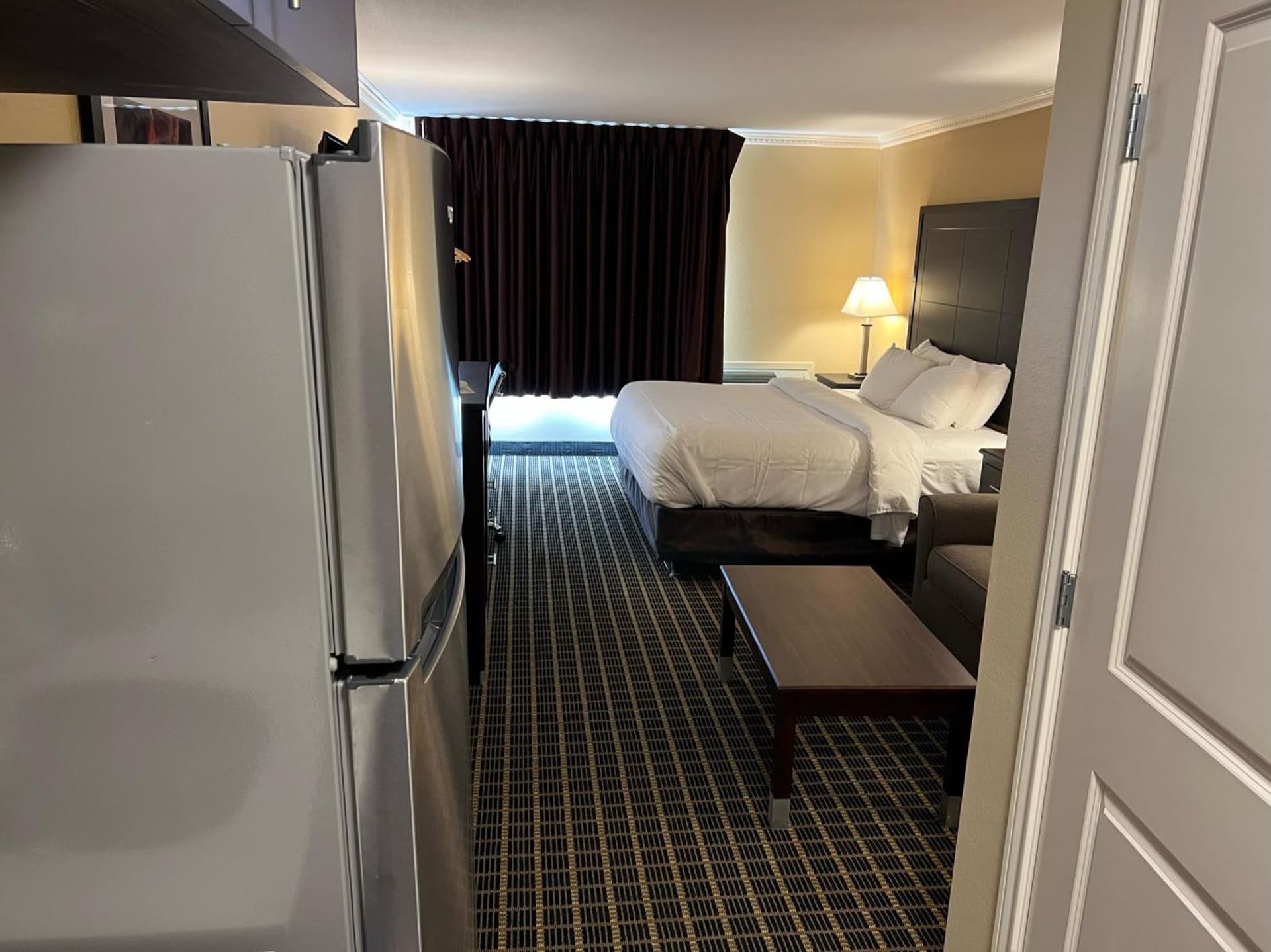 MainStay Suites Ozona I-10 interior in Ozona, TX — gallery photo 2