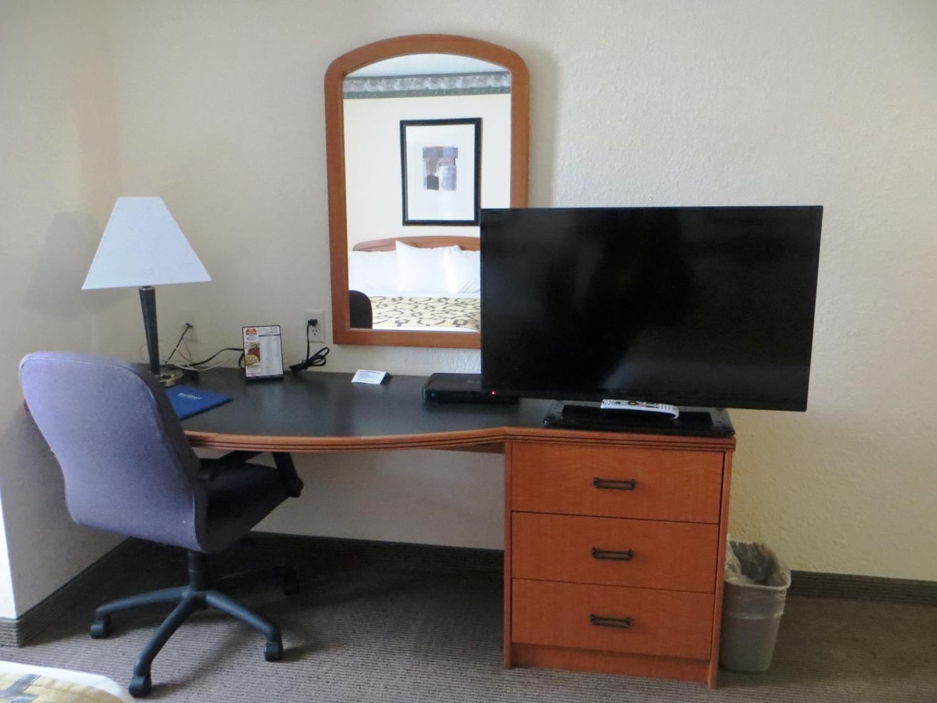 Baymont by Wyndham Fort Wayne interior in Fort Wayne, IN — gallery photo 2