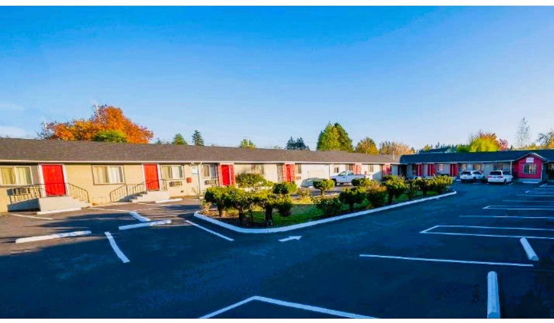 OYO Hotel Portland OR near Airport featured exterior or lobby in Gresham, OR — similar hotel