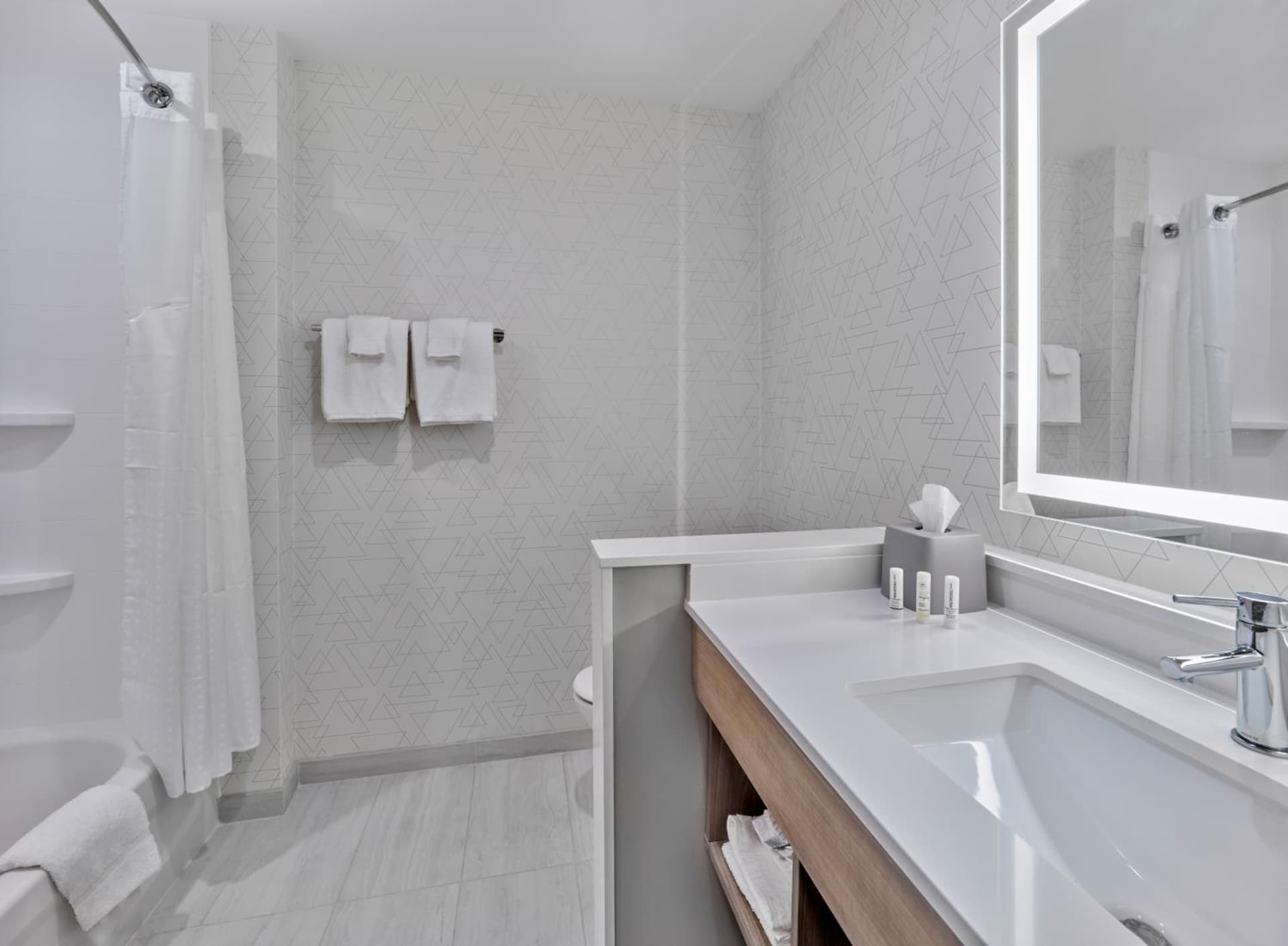 Holiday Inn Express - Huntsville Space Center by IHG gallery photo in Huntsville, AL — image 18