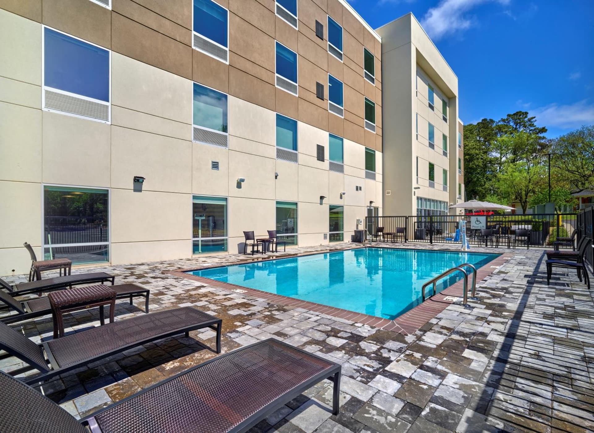 Holiday Inn Express - Huntsville Space Center by IHG interior in Huntsville, AL — gallery photo 2