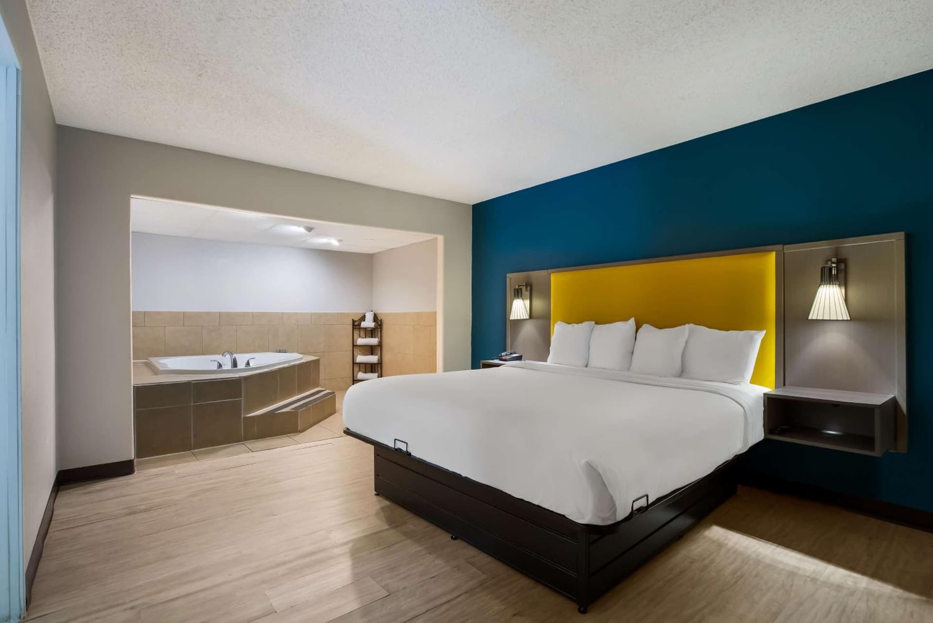 Best Western Bordentown Inn interior in Bordentown, NJ — gallery photo 2