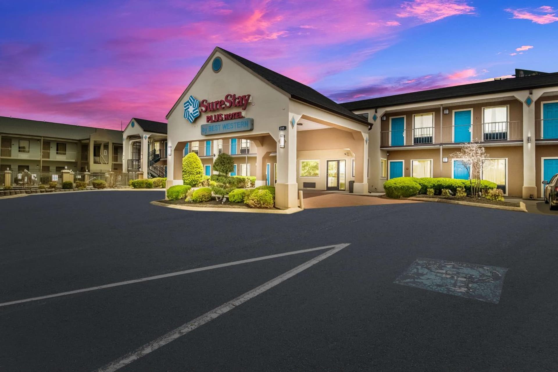 SureStay Plus Hotel by Best Western Jackson featured exterior or lobby in Jackson, TN — similar hotel