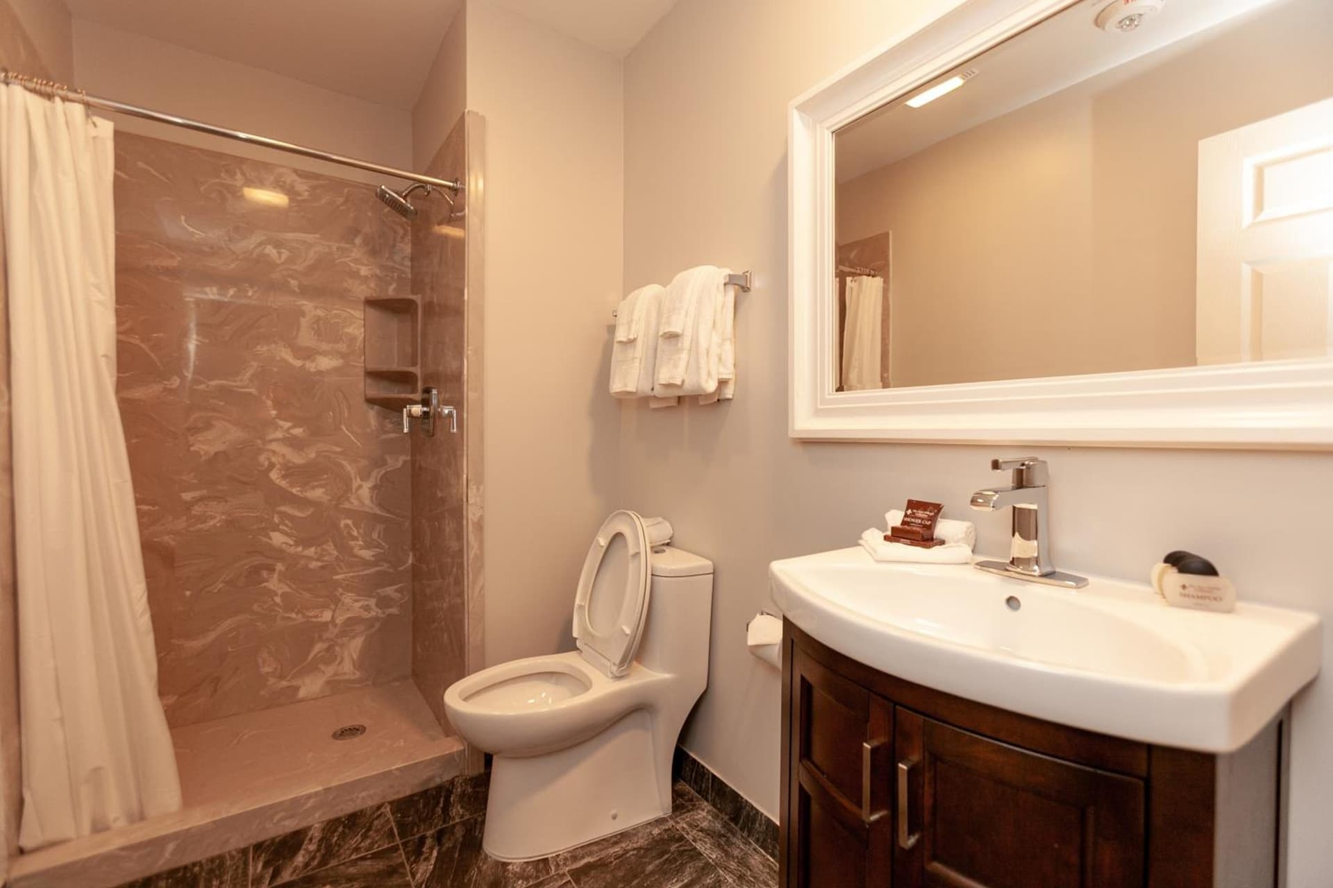 Chateau Hotel gallery photo in New Orleans, LA — image 14