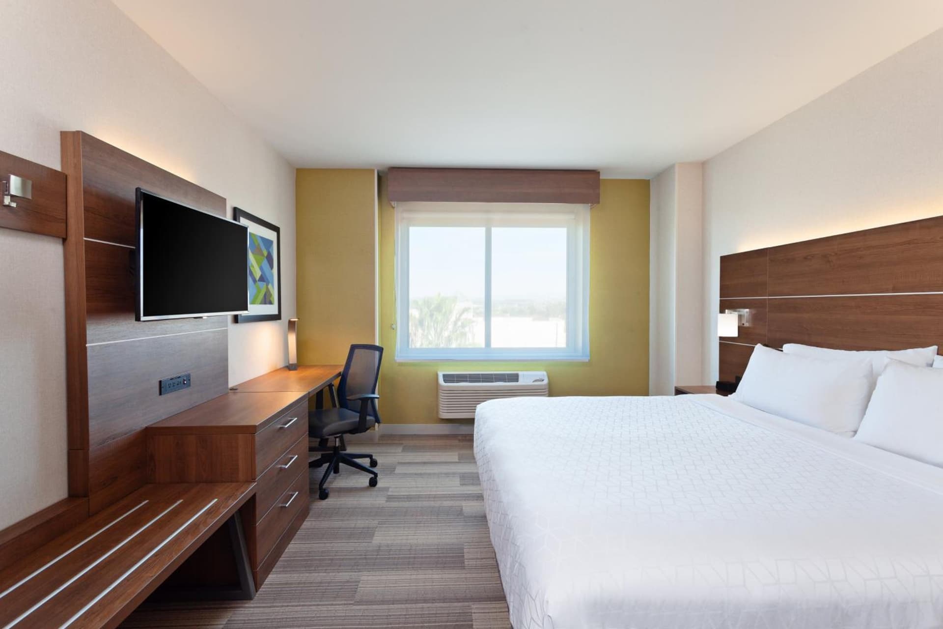 Holiday Inn Express Los Angeles LAX Airport by IHG gallery photo in Los Angeles, CA — image 21