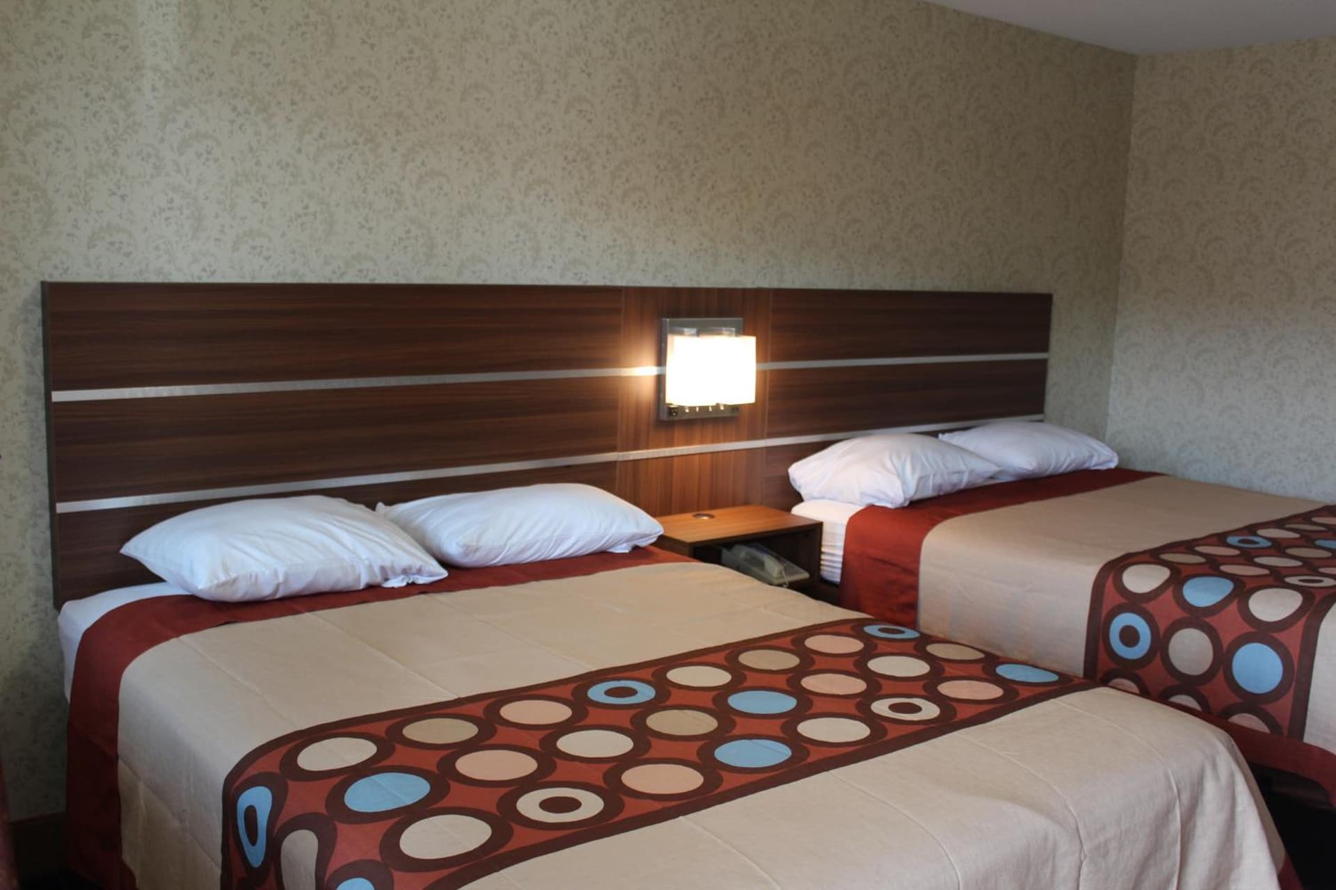 American Inn property views in Branford, CT — gallery photo 3