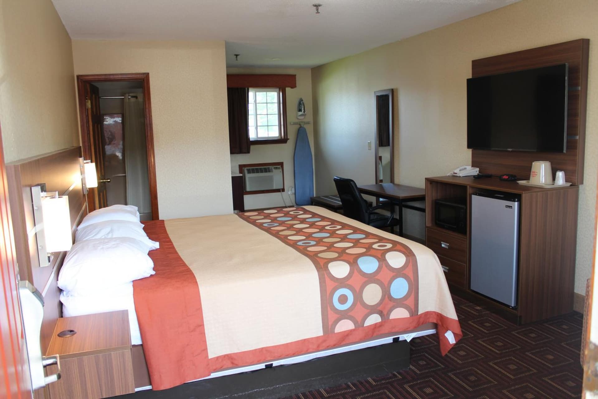 American Inn gallery photo in Branford, CT — image 23