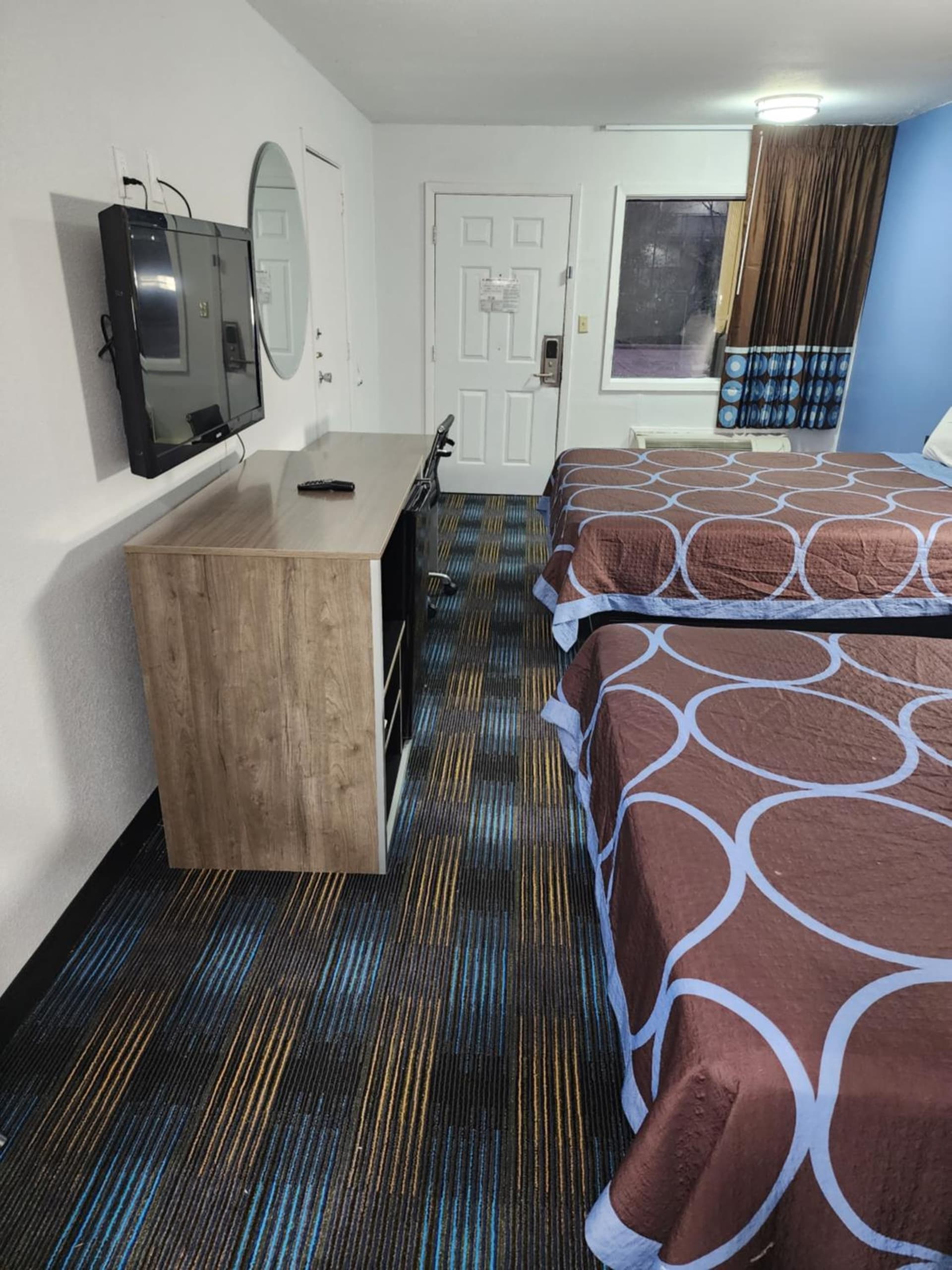 Super 8 by Wyndham Shreveport property views in Shreveport, LA — gallery photo 3