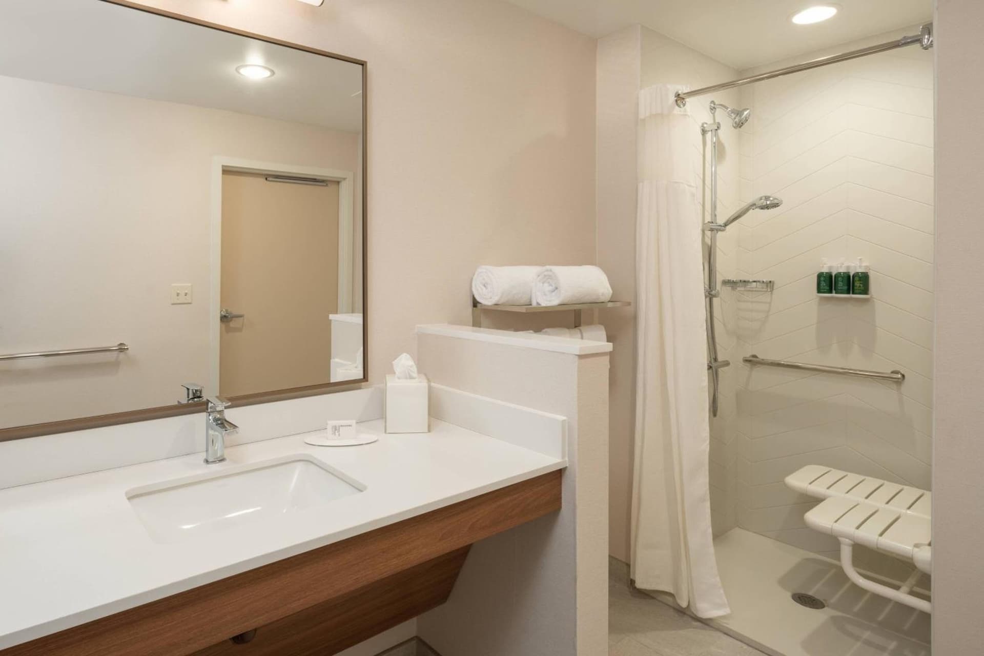 Fairfield Inn & Suites Vero Beach interior in Vero Beach, FL — gallery photo 2