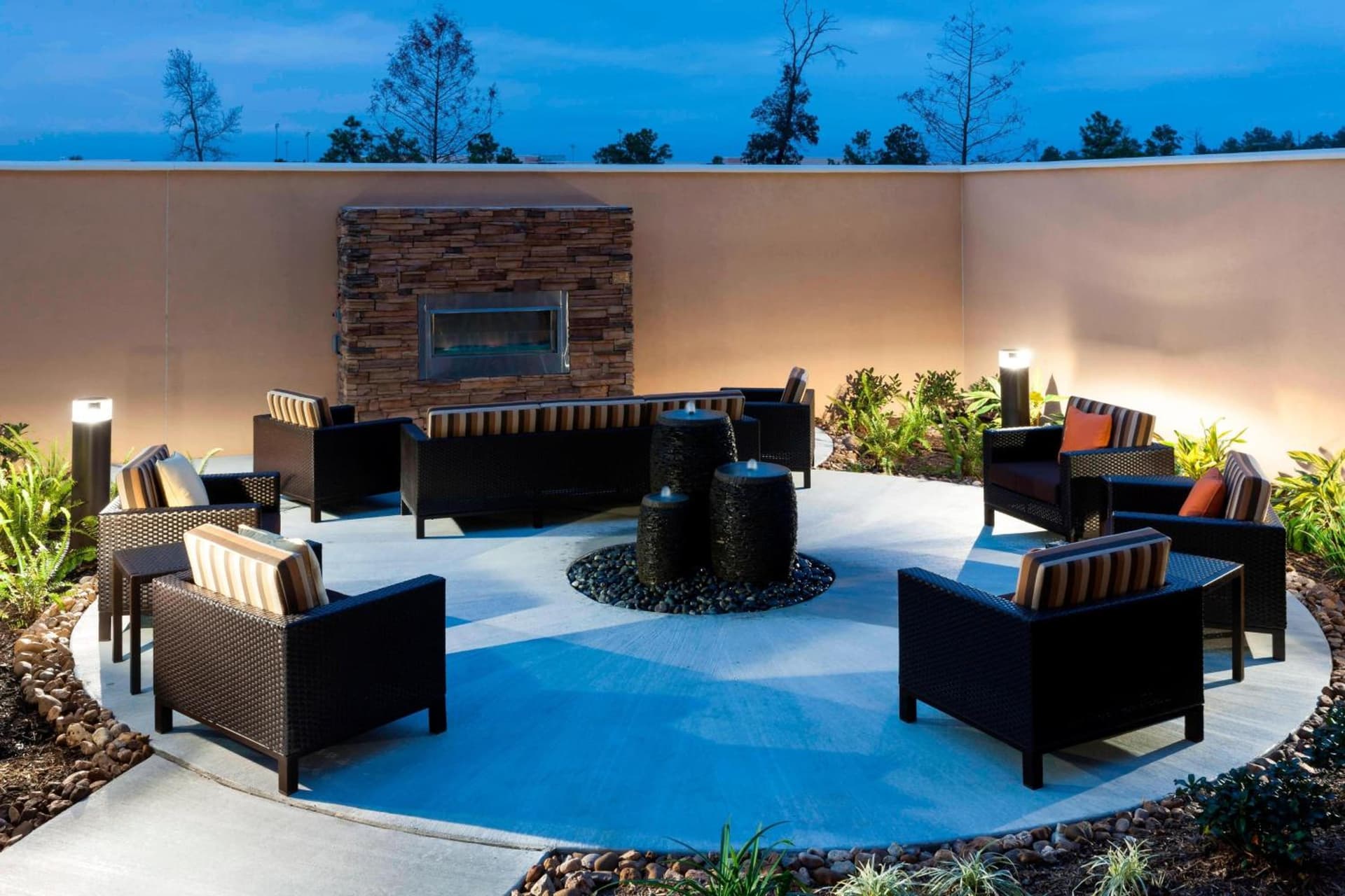 Courtyard by Marriott Houston North/Shenandoah gallery photo in The Woodlands, TX — image 7