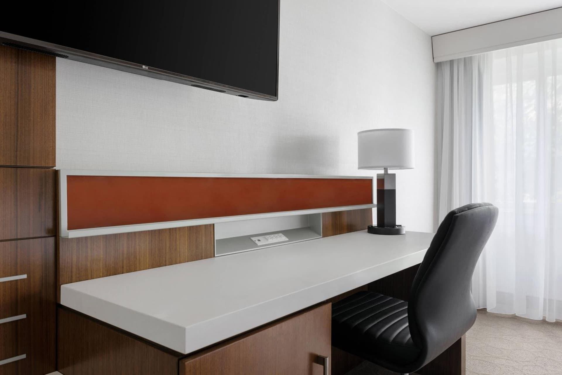 Delta Hotels by Marriott Burlington gallery photo in Burlington, VT — image 8