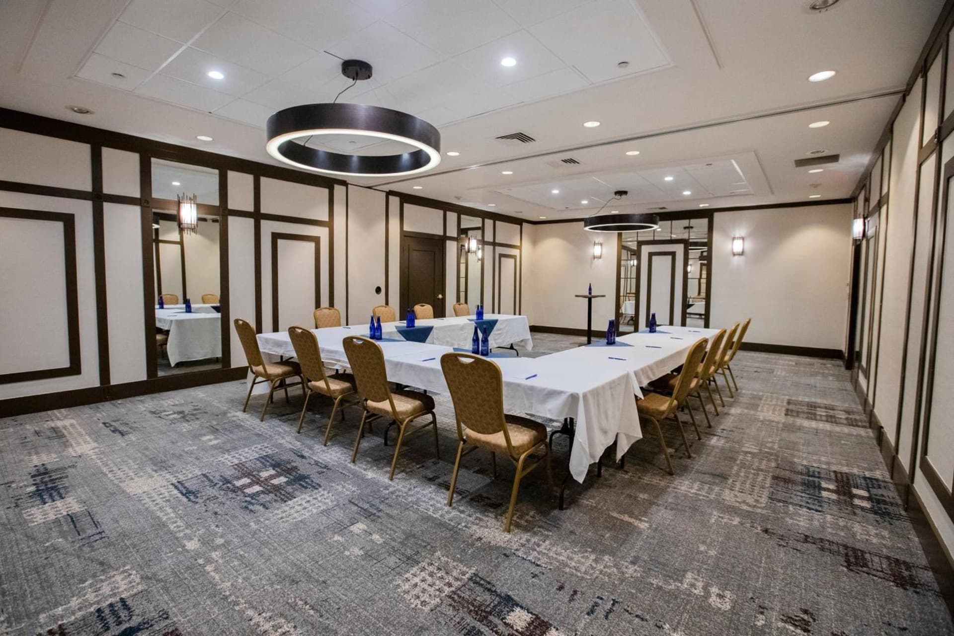Delta Hotels by Marriott Burlington gallery photo in Burlington, VT — image 18