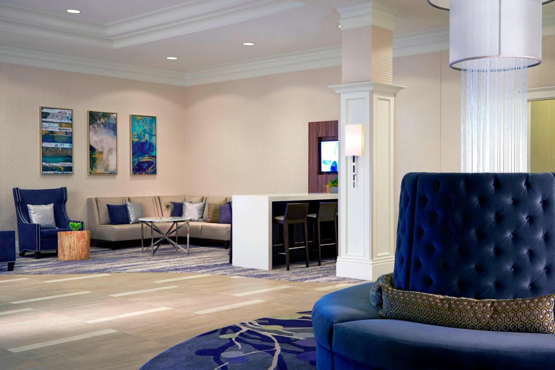 Milwaukee Marriott West interior in Waukesha, WI — gallery photo 2
