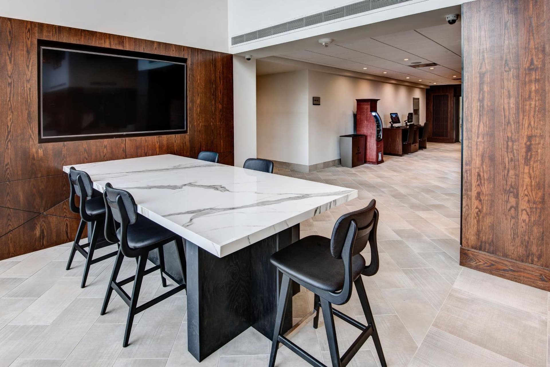 Sheraton Eatontown Hotel interior in Eatontown, NJ — gallery photo 2