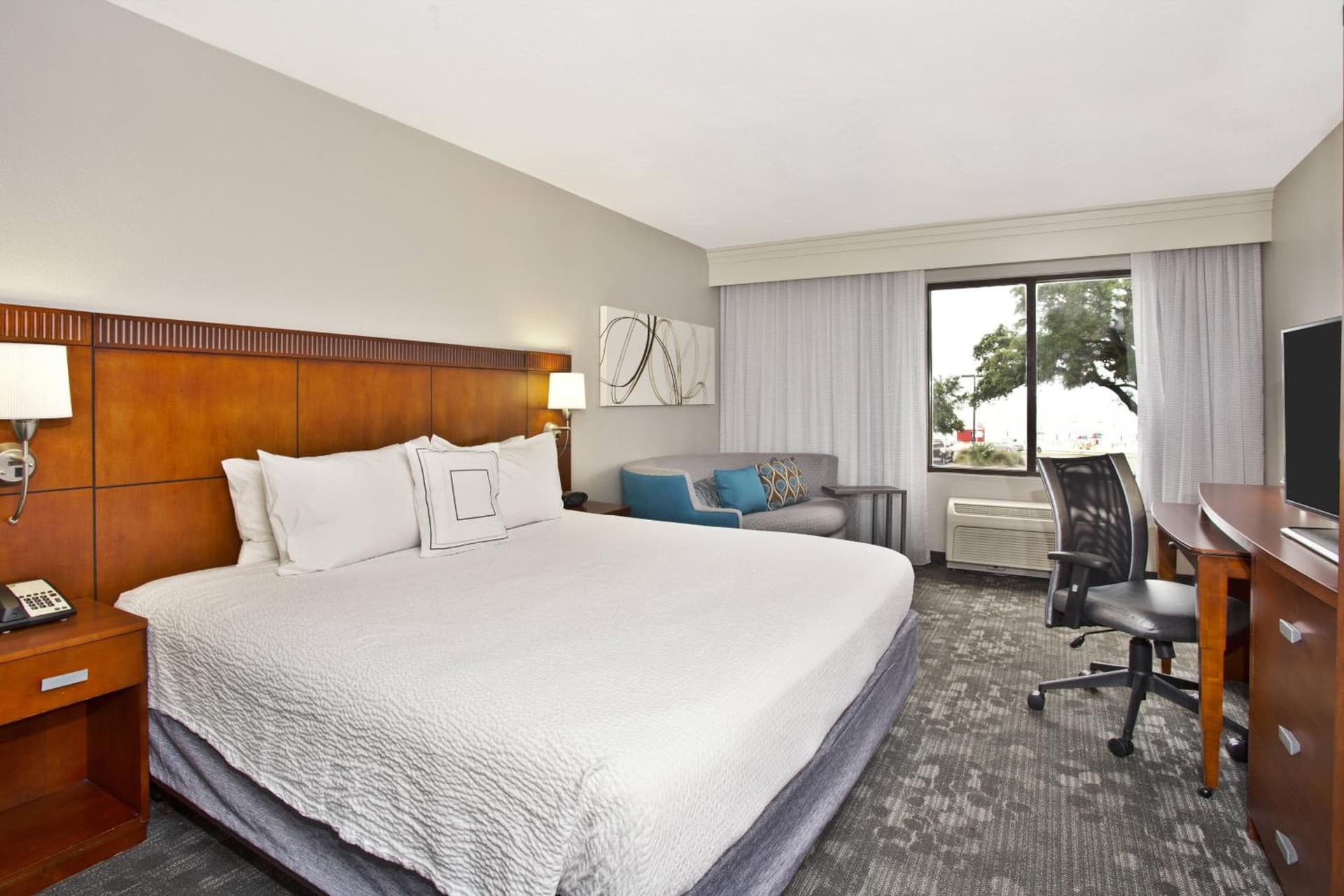 Courtyard by Marriott Gulfport Beachfront gallery photo in Gulfport, MS — image 22