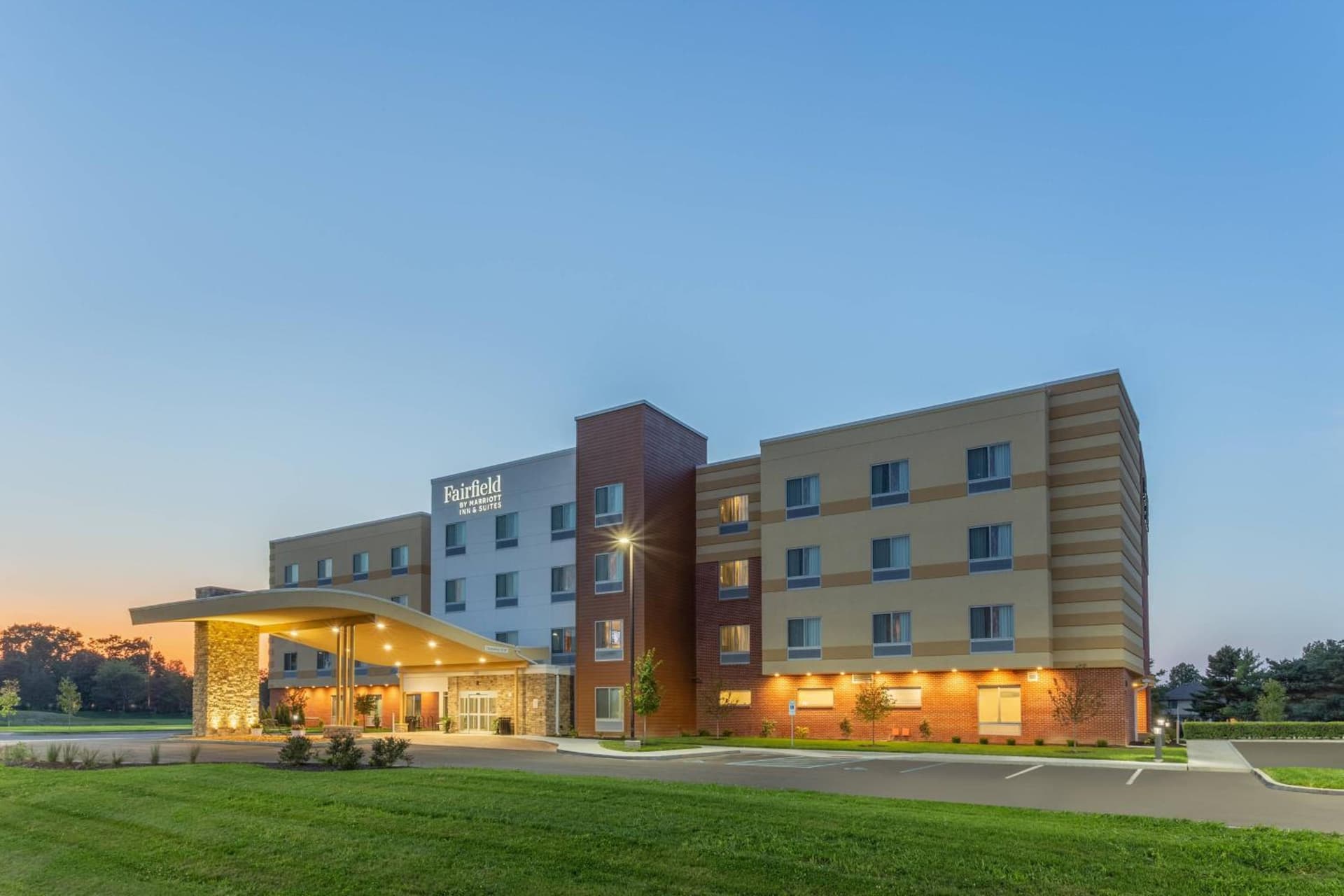 Fairfield Inn & Suites Franklin interior in Franklin, IN — gallery photo 2