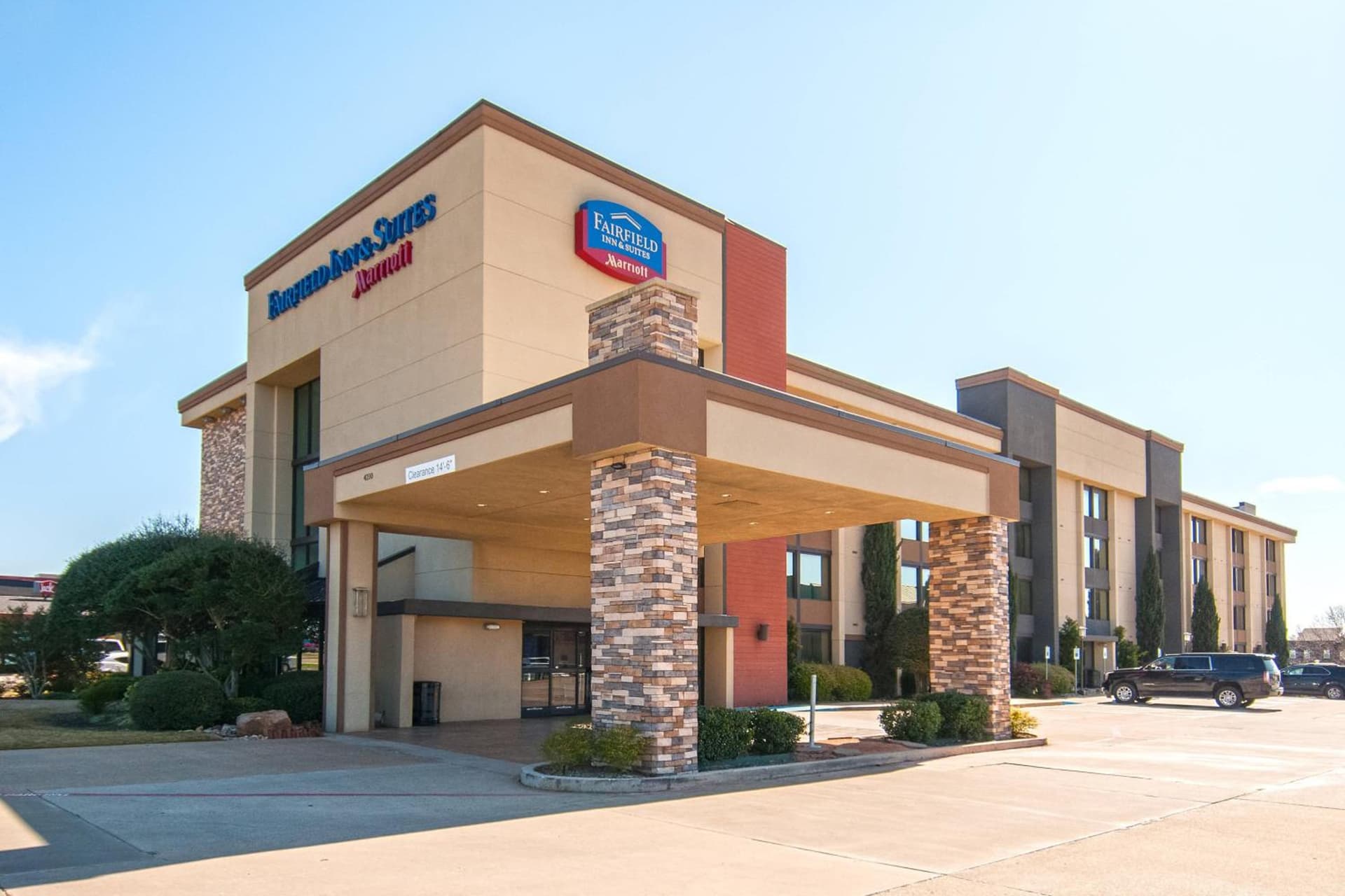 Fairfield Inn & Suites by Marriott Dallas DFW Airport South/Irving featured exterior or lobby in Irving, TX — similar hotel