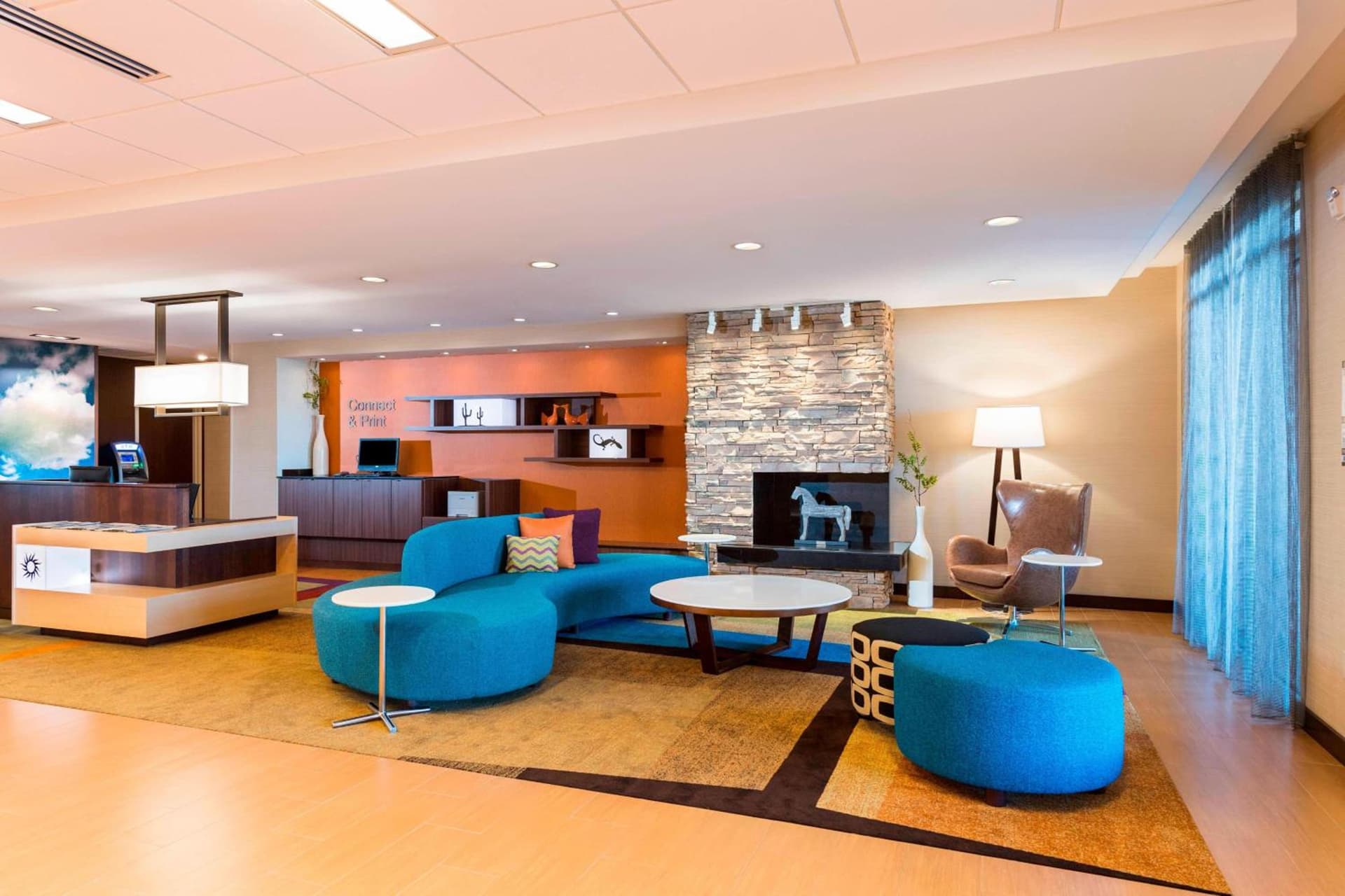 Fairfield by Marriott Inn & Suites Palm Desert Coachella Valley interior in Palm Desert, CA — gallery photo 2
