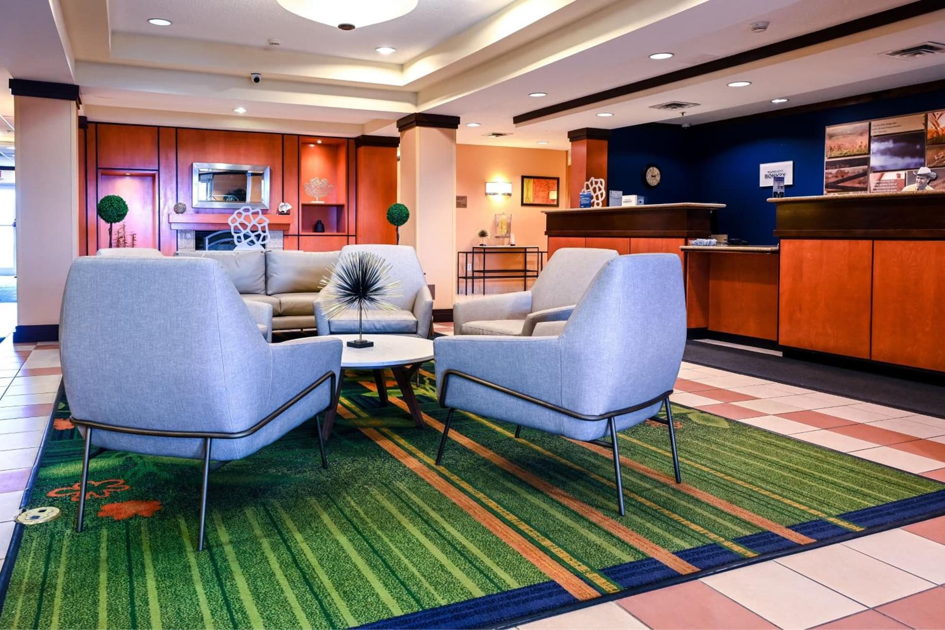 Fairfield Inn and Suites by Marriott Indianapolis/ Noblesville interior in Noblesville, IN — gallery photo 2