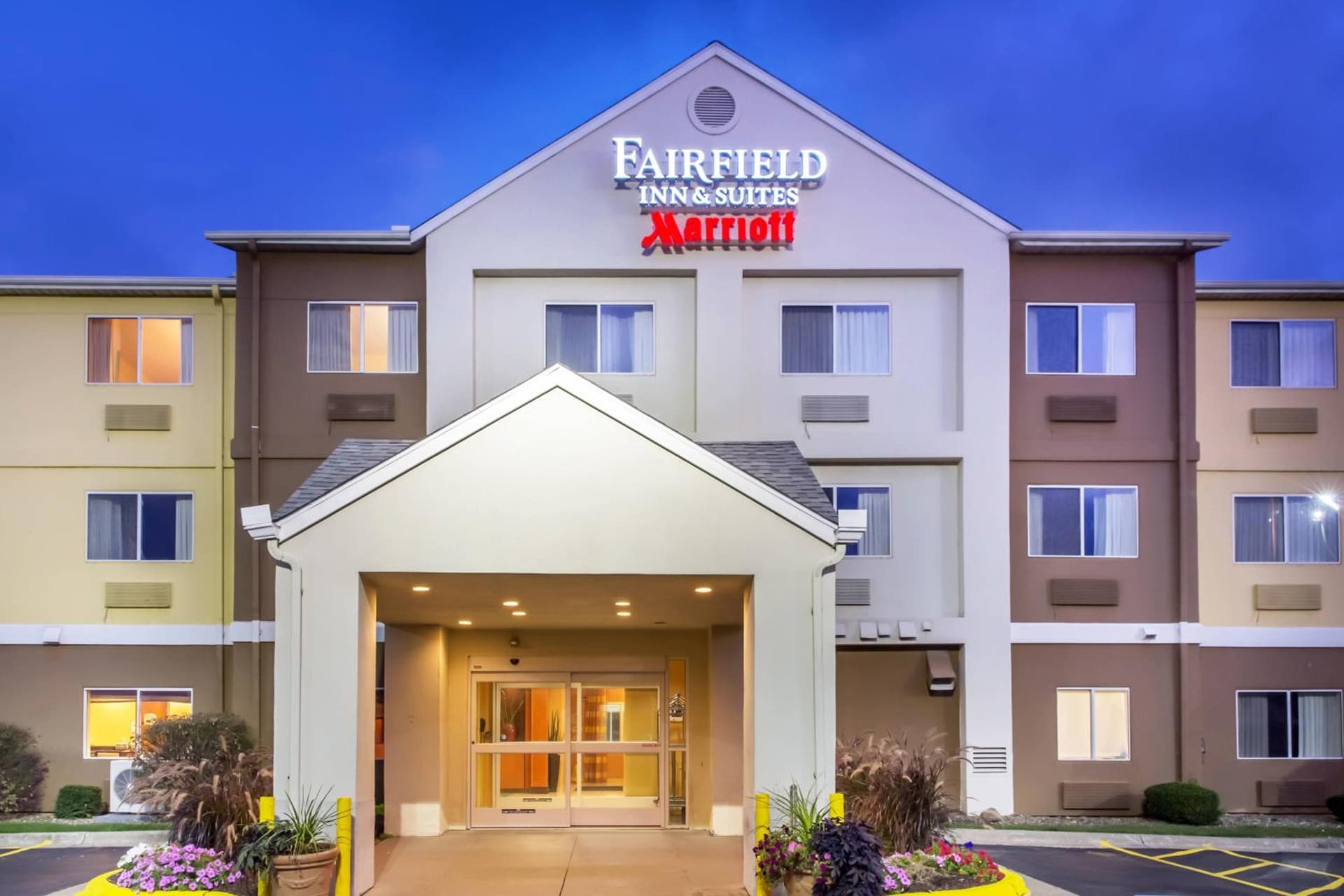 Fairfield Inn & Suites Canton interior in North Canton, OH — gallery photo 2