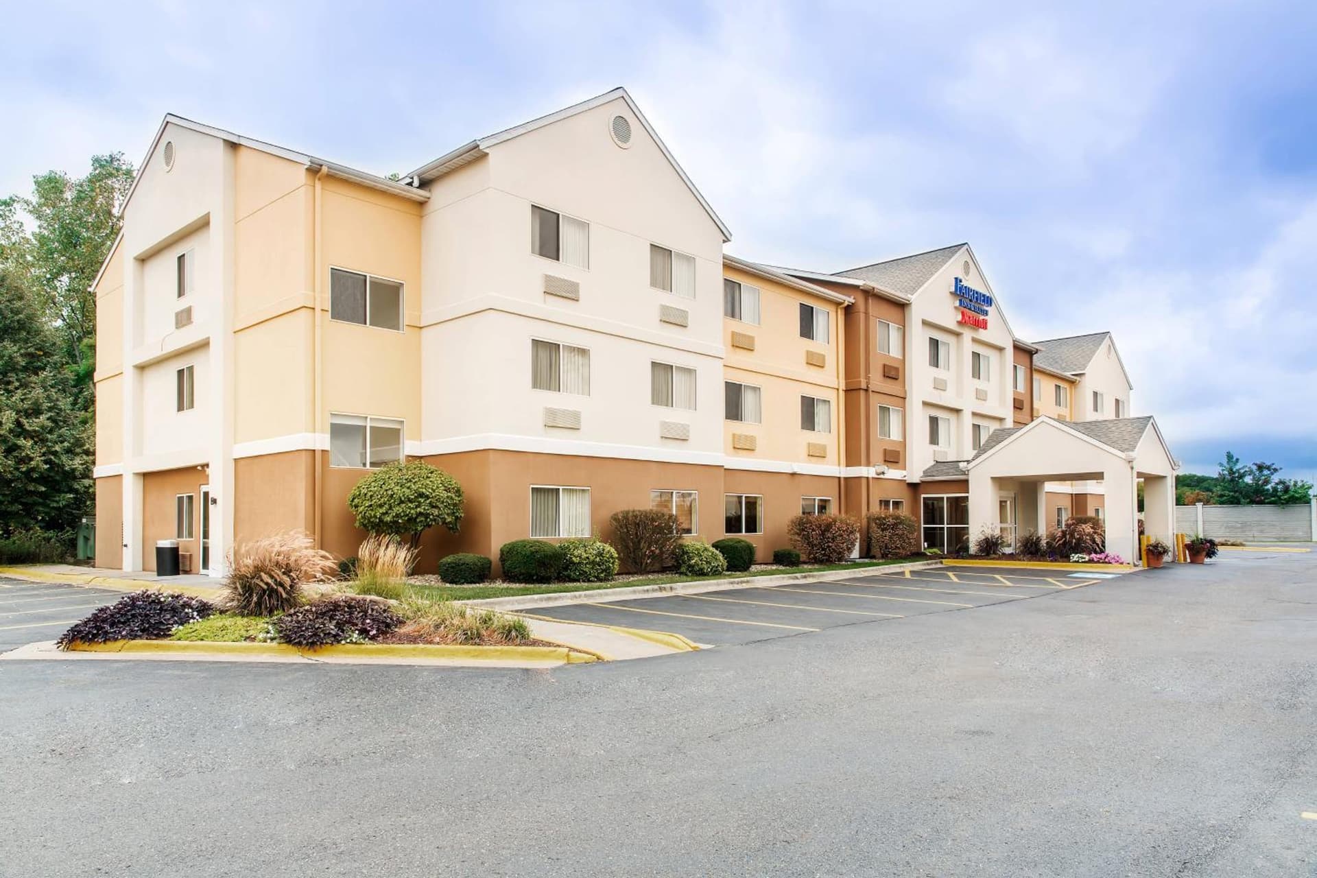 Fairfield Inn & Suites Canton featured exterior or lobby in North Canton, OH — similar hotel