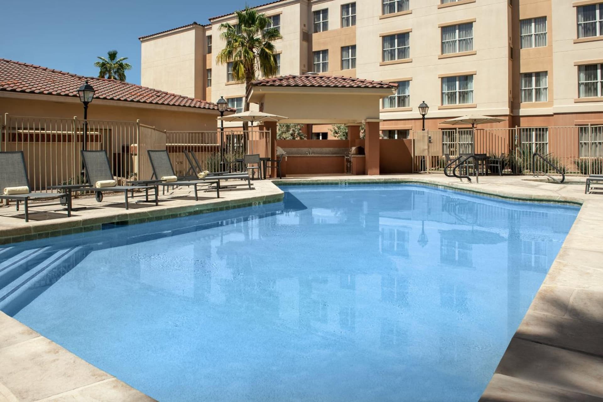 Residence Inn by Marriott Phoenix Airport interior in Phoenix, AZ — gallery photo 2