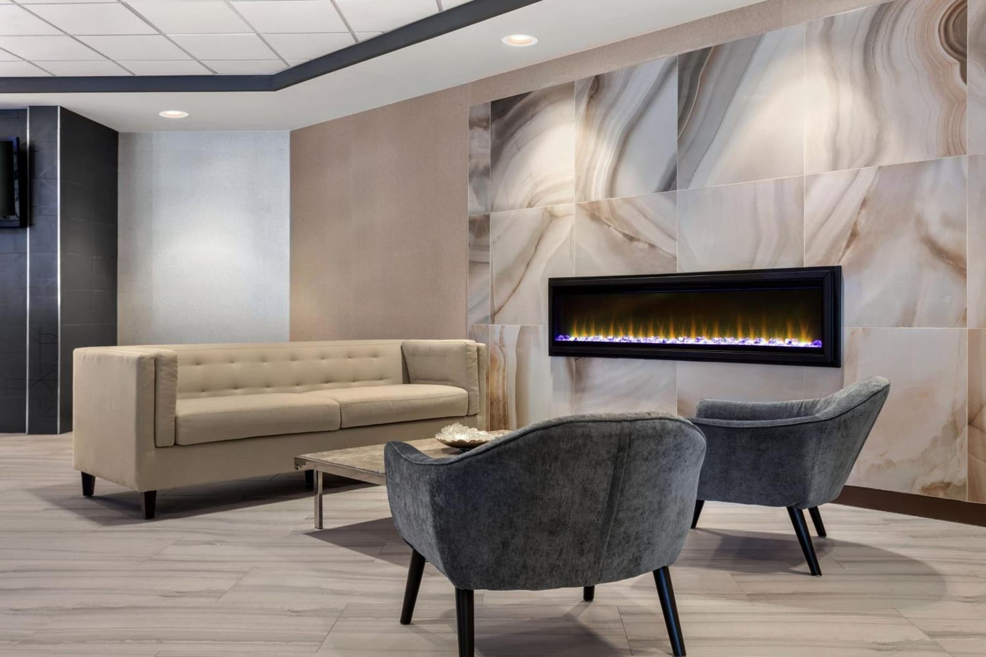 Delta Hotels by Marriott Somerset interior in Somerset, NJ — gallery photo 2