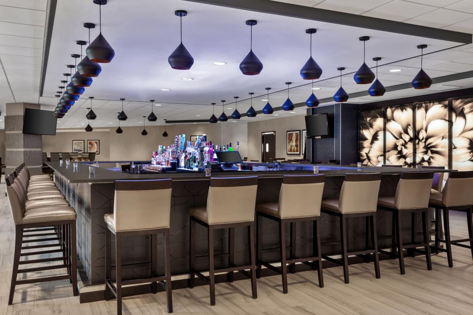 Delta Hotels by Marriott Somerset gallery photo in Somerset, NJ — image 21